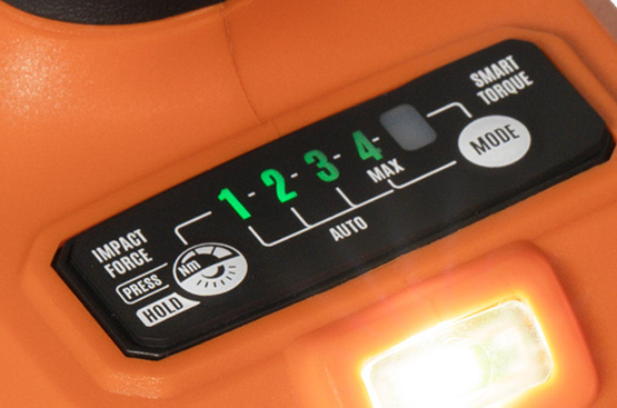 Гайковерт оснащен 4 предустановленными режимами крутящего момента: «1» - 700 Нм «2» - 900 Нм «3» - 1100 Нм «4» - 1500 Нм Переключение осуществляется кнопкой «Nm» на панели управления.