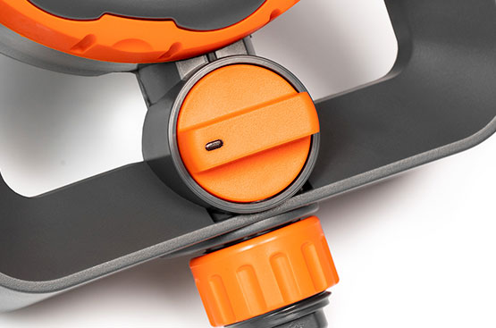 Удобный регулятор позволяет настроить силу струи для максимально эффективной работы